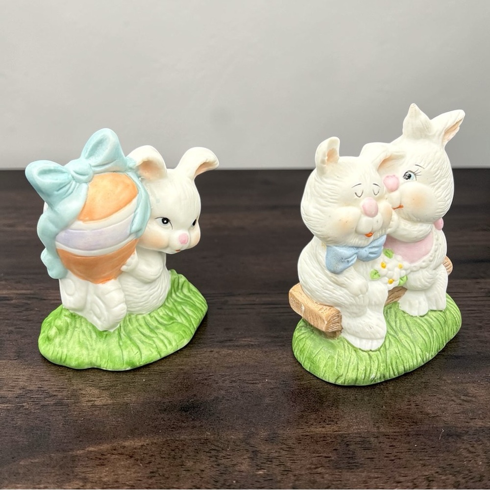 Vintage Set Of 2 Porcelain Bunny Figurines by UCGC Taiwan Couple In Love & Baby - Picture 3 of 16